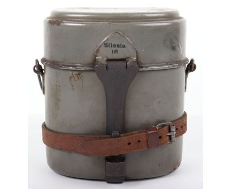 WW1 German Mess Tin, fine example of the green enamelled other ranks two part mess tin. Marked to the securing bar mount “SLL