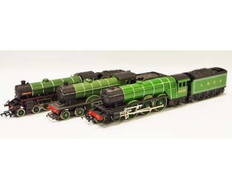 Hornby R3086 Class A1 4-6-2 4472 "Flying Scotsman" in LNER apple green - Railroad Range; Bachmann Branchline 31-700-HR Class 