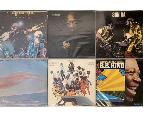 SOUL/FUNK/DISCO/CONTEMPORARY JAZZ - LPs. Brill collection of 32 x (predominantly) LPs which includes a small selection of Blu