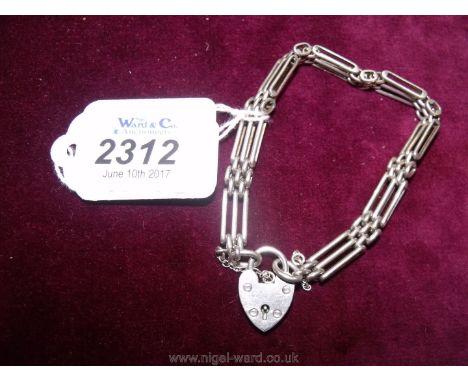 A pretty Silver gate Bracelet