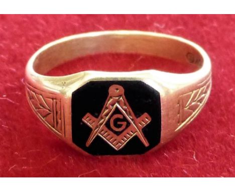 A 10K gold and enamel masonic ring, weight 4.5g, size T