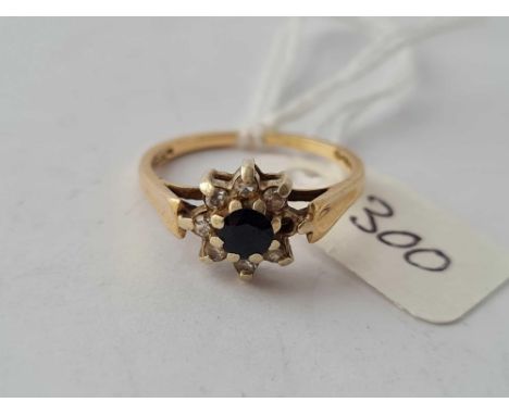 A sapphire &amp; diamond 9ct cluster ring size L 