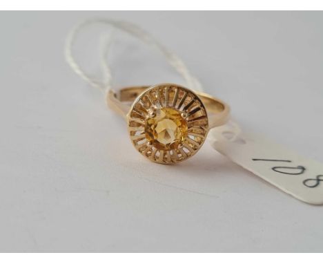  A circular citrine set 9ct dress ring size P 2.5g