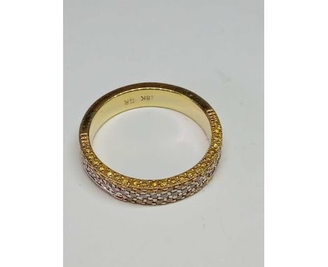 A TWO COLOUR GOLD MULTI STONE DIAMOND RING 18CT GOLD SIZE L - 4.5 GMS 