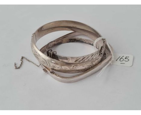 Three silver vintage bangles 33.3g