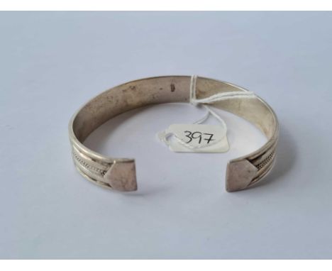 A silver torque bangle 27g