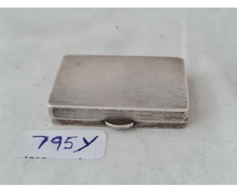 An oblong small snuff box with hinged cover, 2 " wide, Bham 1964.