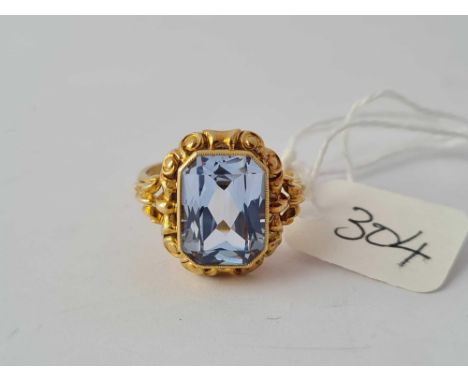 A large and  ornate carved blue stone 14ct dress ring size Q 4.4g inc