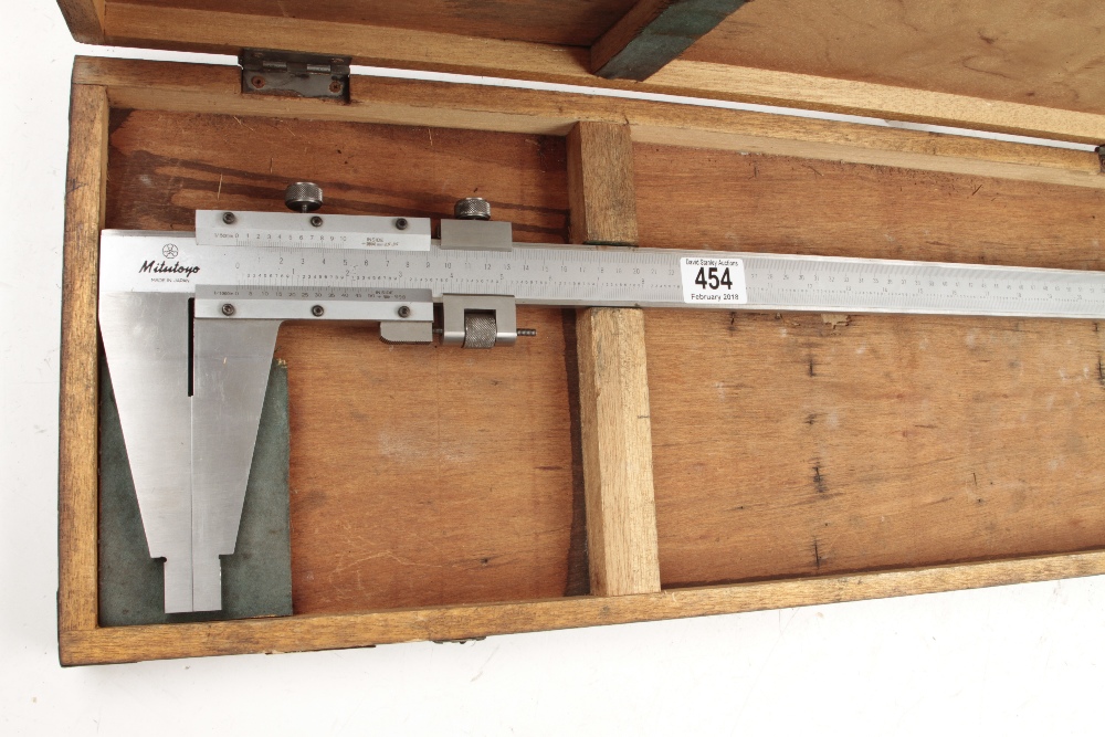 An engineers 1m vernier caliper gauge by MITUTOYO unused in orig box G++