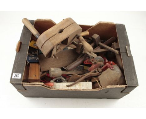 A box of tools G