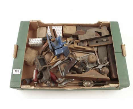 A box of tools G-