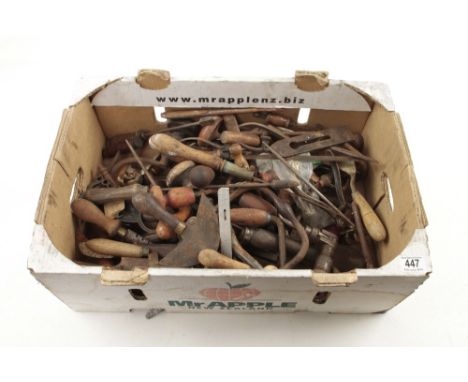 A box of tools G-