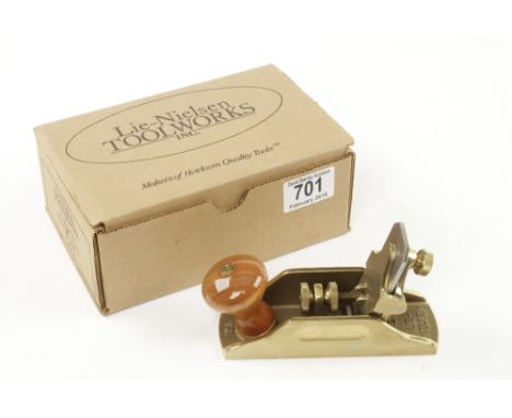 An unused LIE-NIELSEN No 212B bronze scraper plane 5 1/2" x 1 3/4" in orig box N