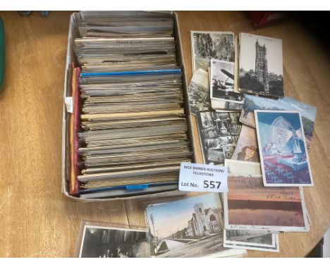 Postcards : A box of 600+ vintage cards - worldwide mainly topo postcards - well worth a look
