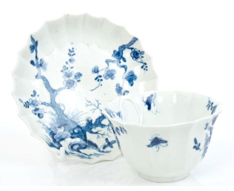 18th century Worcester blue and white fluted tea bowl and saucer with painted Chinese tree and insect decoration - decorator'