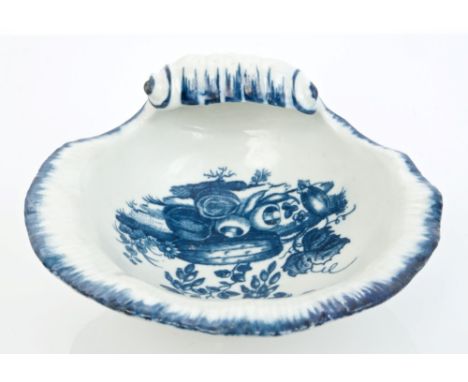 Rare 18th century Worcester blue and white shell-shaped dish with printed Marrow pattern decoration - blue crescent mark, 13c