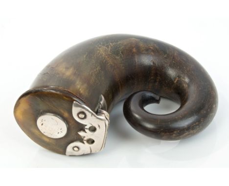 Early 19th century Scottish horn snuff mull with silver hinge mount and applied cartouche, 9cm overall length