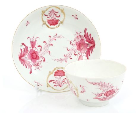 18th century Worcester Meissen-style puce and gilt decorated tea bowl and saucer painted with floral sprays