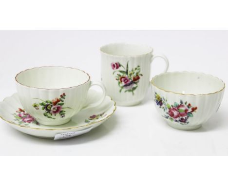 18th century Worcester fluted polychrome tea bowl and saucer with painted floral sprays, similar tea cup and coffee cup - bot