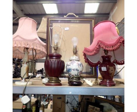 Brass framed fireguard and four mixed lamps. Not available for in-house P&amp;P 