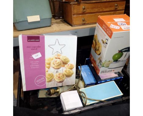 Mixed electrical items including vegetable peeler, mini kettle etc. Not available for in-house P&amp;P