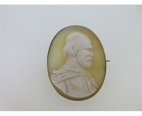 the oval cameo depicting Guiseppe Garibaldi (1807-1882) in profile, with bushy beard and moustache, and fine straight hair to