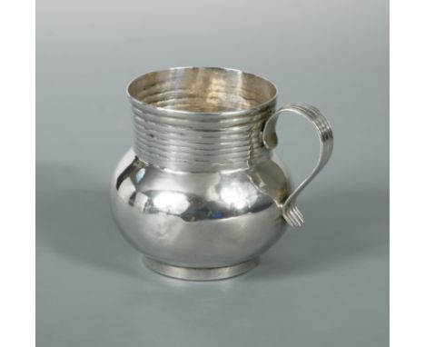by Thomas Havers, maker's mark double struck, circa 1680, of round baluster form with high straight sided and reeded rim, the