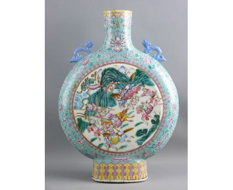 A 19th CENTURY CHINESE CERAMIC MOON FLASK, Famille Rose decorated on a turquoise body having large central roundels depicting