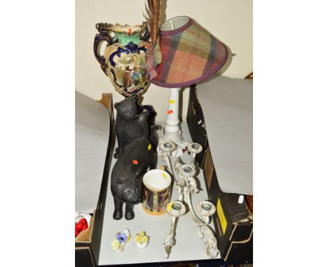 A TABLE LAMP WITH SHADE MADE OFTARTAN FABRIC AND FEATHERS, a twin handled pedestal vase (sd), a pair of cat ornaments, a cast