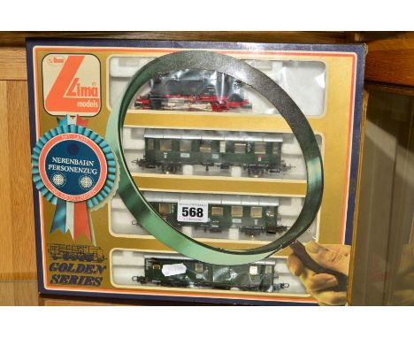 A BOXED LIMA HO GAUGE GOLDEN SERIES NEBENBAHN PERSONENZUG TRAIN PACK, No.10 9726 G, comprising 0-6-0 tank locomotive, No.80 0