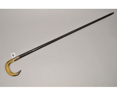 AN EARLY 20TH CENTURY SILVER MOUNTED HORN HANDLED WALKING STICK, overall length 91cm