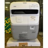 Epson EB-460 H343B LCD projector - approx 2497 lamp hours