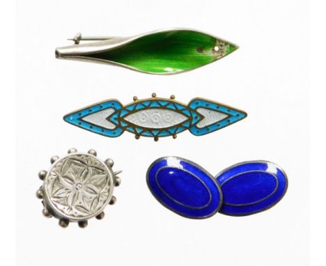 A group of silver and other jewellery, to include a silver and enamel leaf brooch (AF), a brass and enamel brooch, a continen