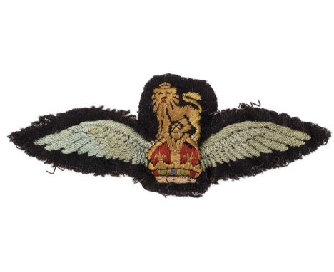 1st Glider Pilot cloth WW2 Wings / Army Flying Badge.Good large padded example. Yellow and red Royal Crest flanked by light b