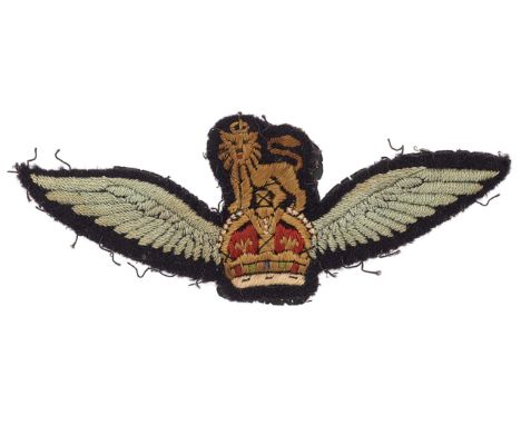 1st Glider Pilot cloth WW2 Wings / Army Flying Badge.Good large flat example. Yellow and red Royal Crest flanked by light blu