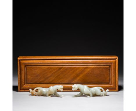 A group of Chinese Han dynasty Hetian jade auspicious beasts    H:4.1cm             W:12.2cm       Weight:193g