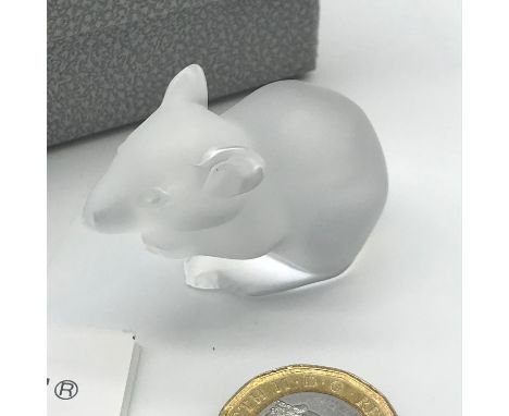 A Vintage Lalique Paris mouse paper weight with original box and leaflet. Mouse measures 3.4cm in height 