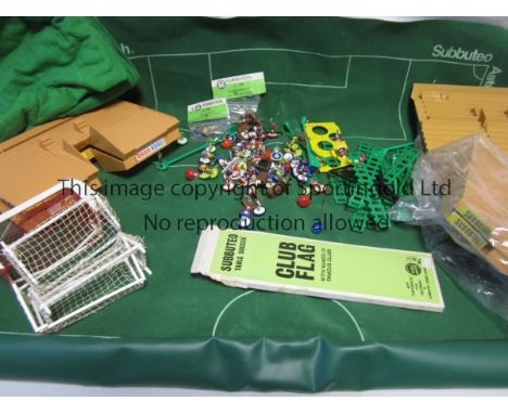SUBBUTEO   Collection of sundry Subbuteo equipment including a  large number of spare players, terracing, Astroturf pitch, fe