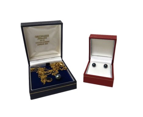 A group of jewellery, comprising; a grey tinted cultured pearl pendant, with an 18ct gold neckchain, a pair of grey tinted cu
