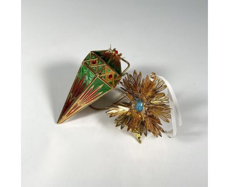 Handcrafted pair of ornaments featuring the Royale Ashbourne Cone with an elongated shape and the Gold Snowflake with a brigh