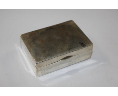 A 1903 Walker &amp; Hall Birmingham silver stamp box