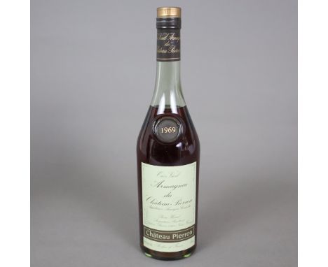 Très Vieil Armagnac du Château Pierron 1969 - France, 700 ml., 41%, Füllstand: Mid Shoulder, in Originalbox