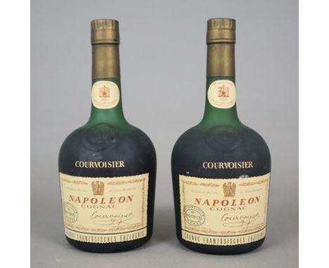 Konvolut Cognac Courvoisier Napoleon - 2 Flaschen, France, 70 cl., Füllstand: Mid Shoulder, jeweils in Originalbox