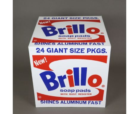 Warhol, Andy (1928 Pittsburgh - 1987 New York, nach) - "Brillo Box", Acryldruck auf glattem Kunststoff auf Pressspann-Box, in
