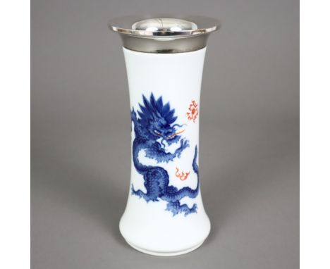 Keulenvase mit Silbermontur - Meissen, Porzellan, Dekor "Blauer Mingdrache", Rand mit Silbermontierung, gepunzt: Th.Such / Ha