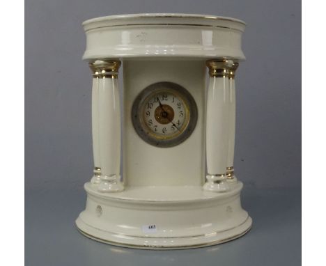 TISCHUHR / KAMINUHR / table clock / fire place clock, Porzellan, Glas; Manufaktur in Anlehnung an Josef Schachtel, Charlotten