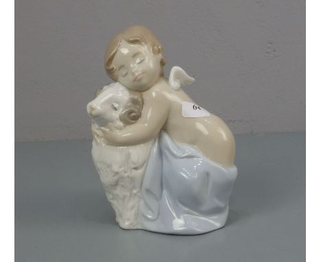 FIGUR: "Engel mit Widder" / porcelain figure "Angel with a ram" Porzellan, Manufaktur Nao, Valencia / Spanien, Marke seit 196