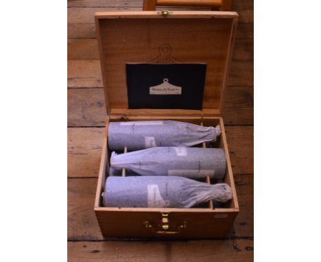 Six bottles of Quinta do Vesuvio vintage port, 1995, in own wooden caseDelivery of this lot can be arranged with a specialist
