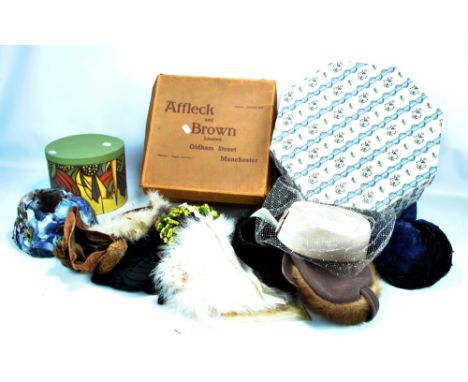 A quantity of vintage hats including a Vyse of London 1920s black cloche hat with velvet band and a lattice work of taffeta r