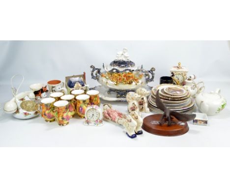 A mixed lot of ceramics including a Mason's 'Mandalay' pattern timepiece, height 17cm, six Royal Worcester style fruit decora
